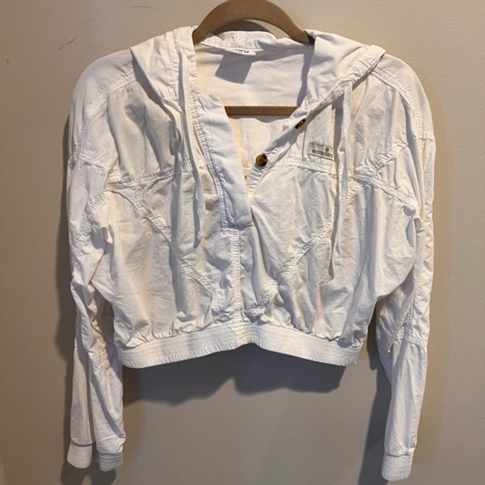 Cropped White Hooded Shirt